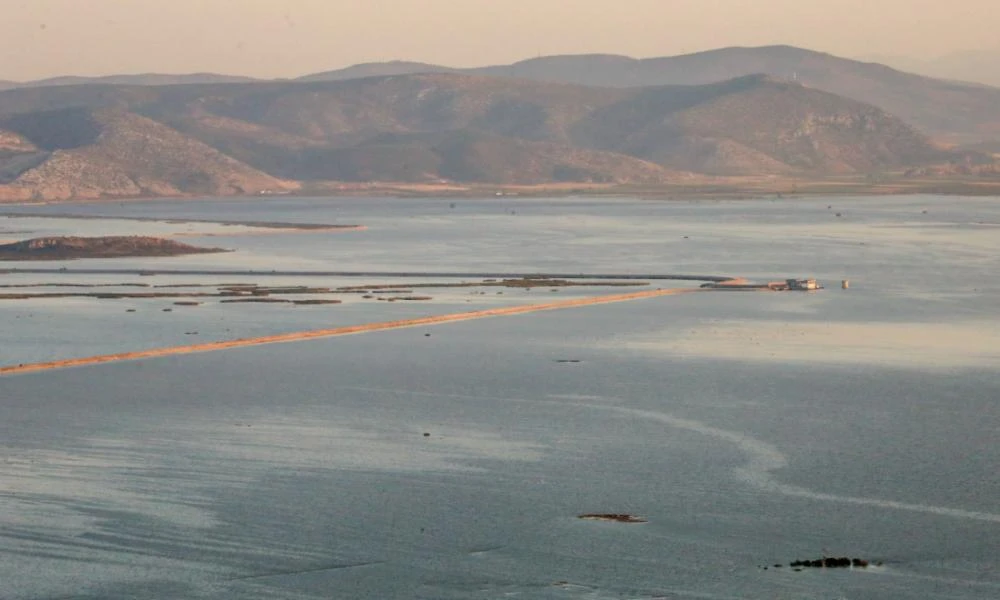 Λίμνη Κάρλα: Eντοπίστηκε η βάρκα του 43χρονου αγνοούμενου ψαρά - Σε εξέλιξη οι έρευνες